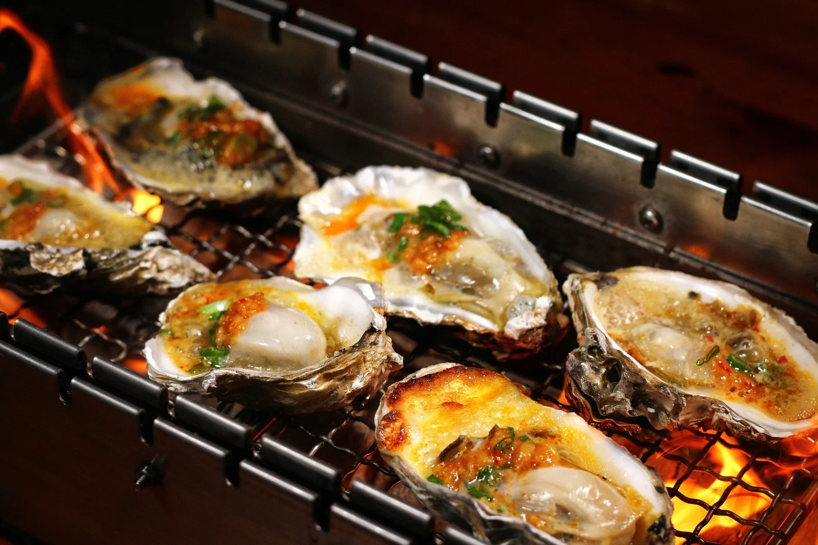 Grilled Japanese Oyster with Garlic Sauce_
